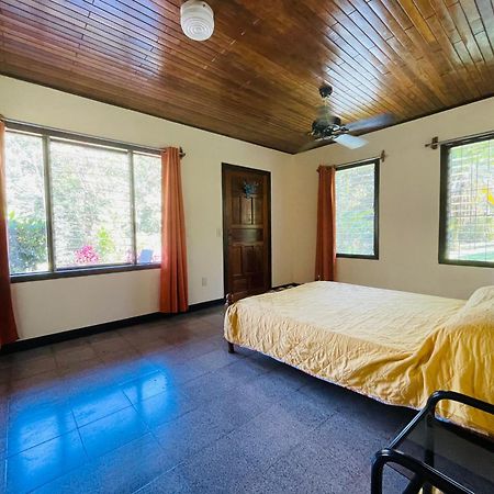 La Purruja Lodge Голфито Екстериор снимка