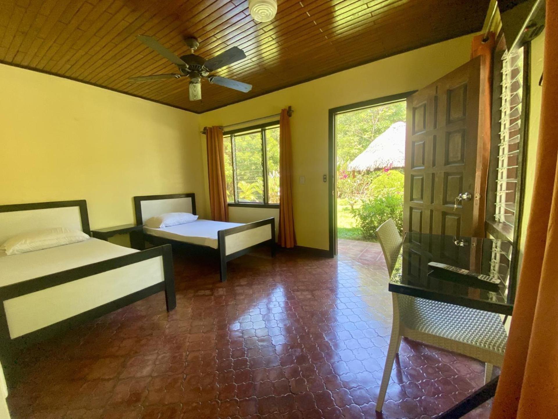La Purruja Lodge Голфито Екстериор снимка
